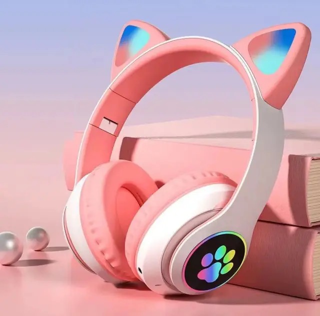 LED Bluetooth Wireless Headphone আজকের দিনে কেবল ভালো শব্দই যথেষ্ট নয়—চাহিদা আরও বেশি। তাই প্রযুক্তিপ্রেমী এবং মিউজিক লাভারদের জন্য এসেছে নতুন প্রজন্মের LED